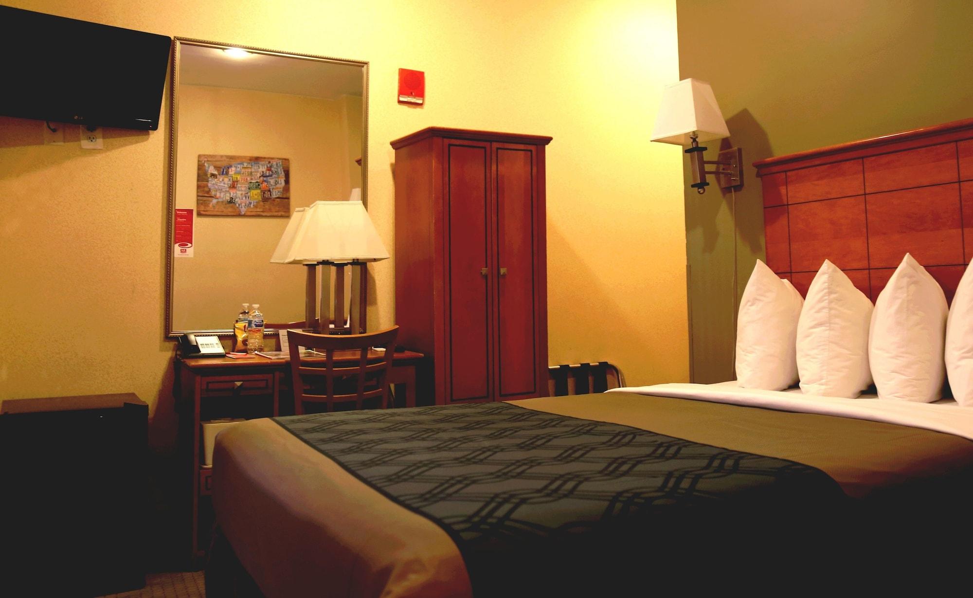 Econo Lodge Times Square Нью-Йорк Екстер'єр фото