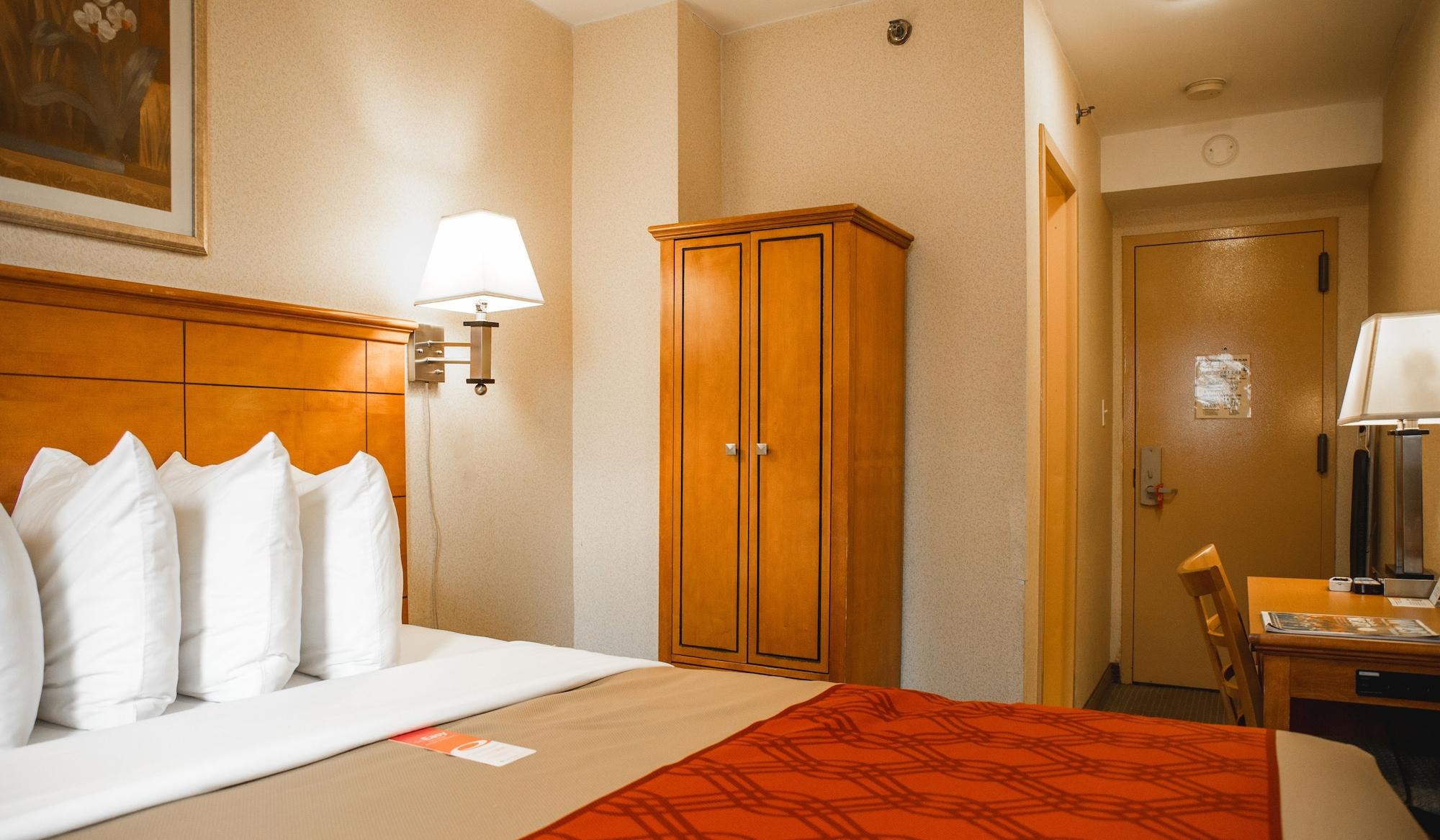 Econo Lodge Times Square Нью-Йорк Екстер'єр фото