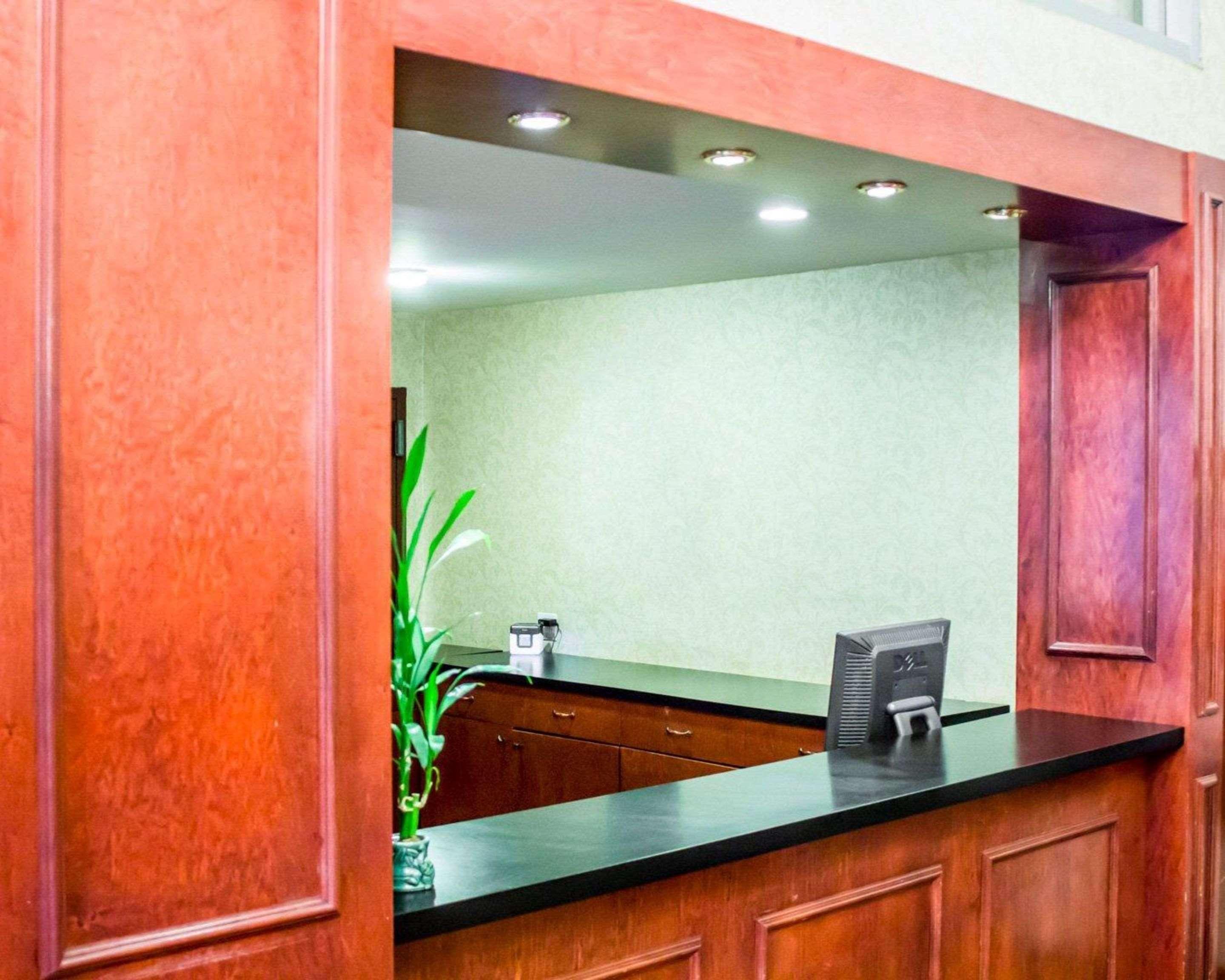 Econo Lodge Times Square Нью-Йорк Екстер'єр фото